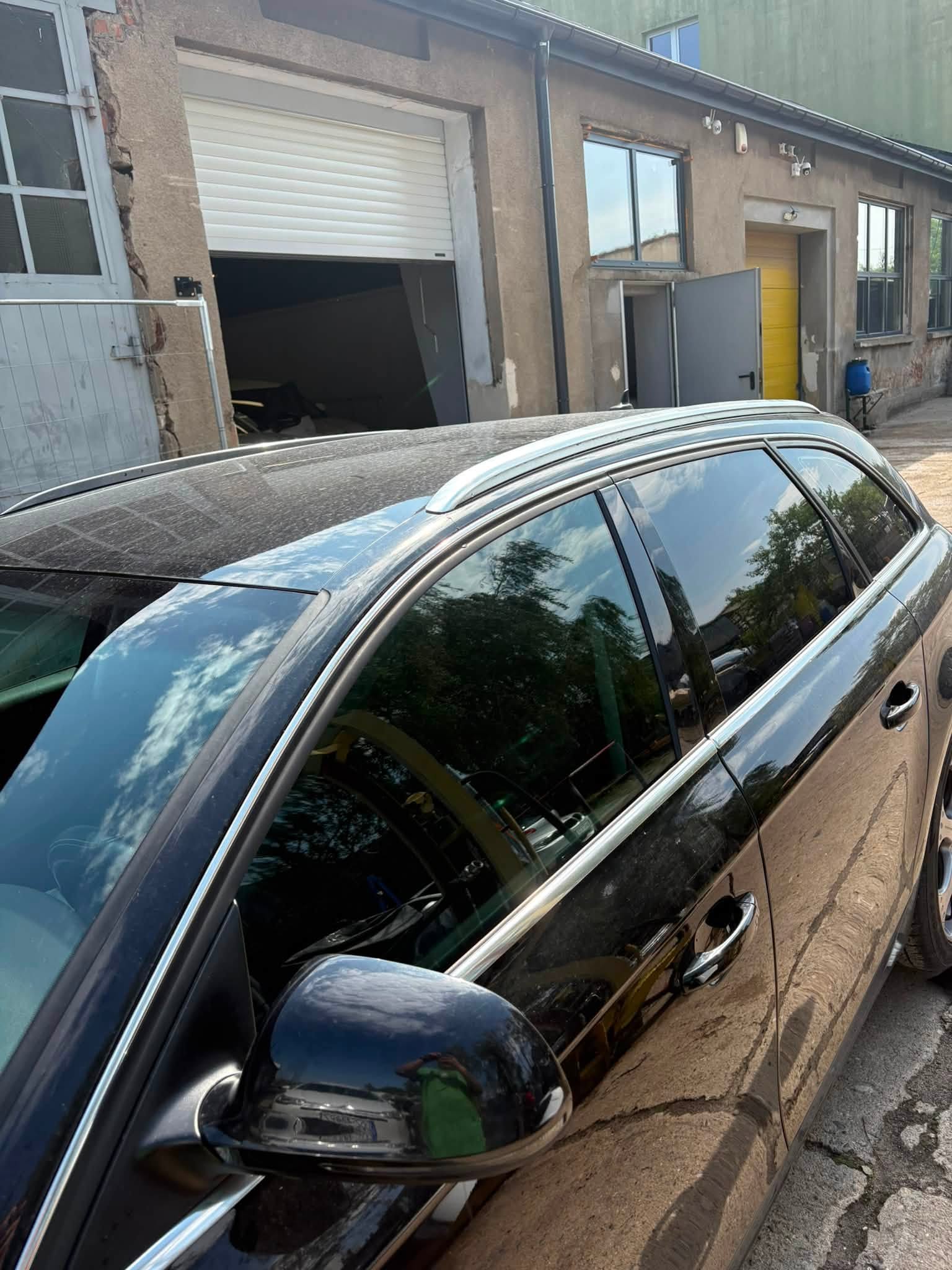 Przyciemnianie szyb bocznych — M-TINT Dzierżoniów